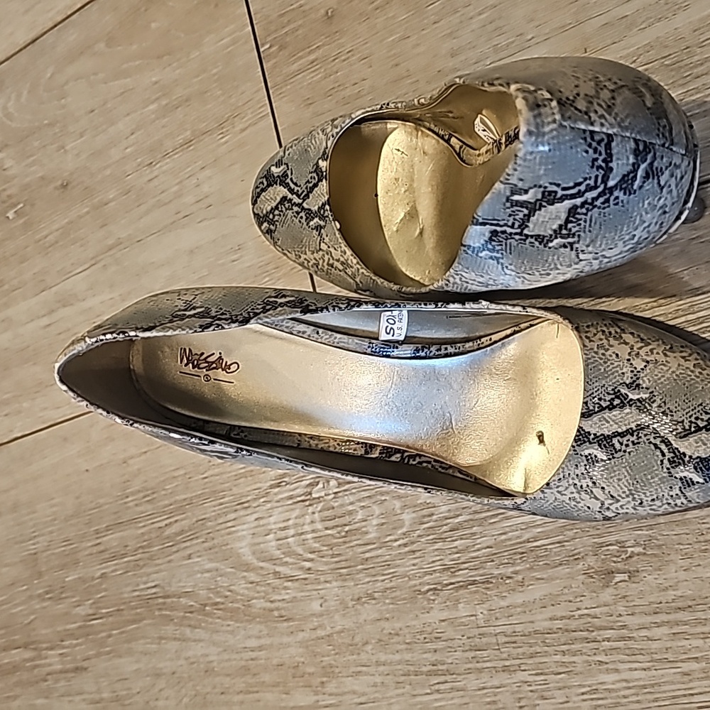 Snake heels